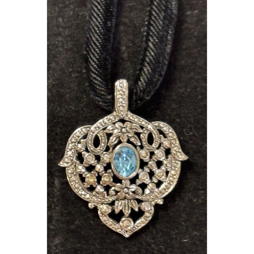 Vintage Avon Art Deco Gothic Filigree Choker Necklace with Blue Rhinestone - Picture 2 of 4